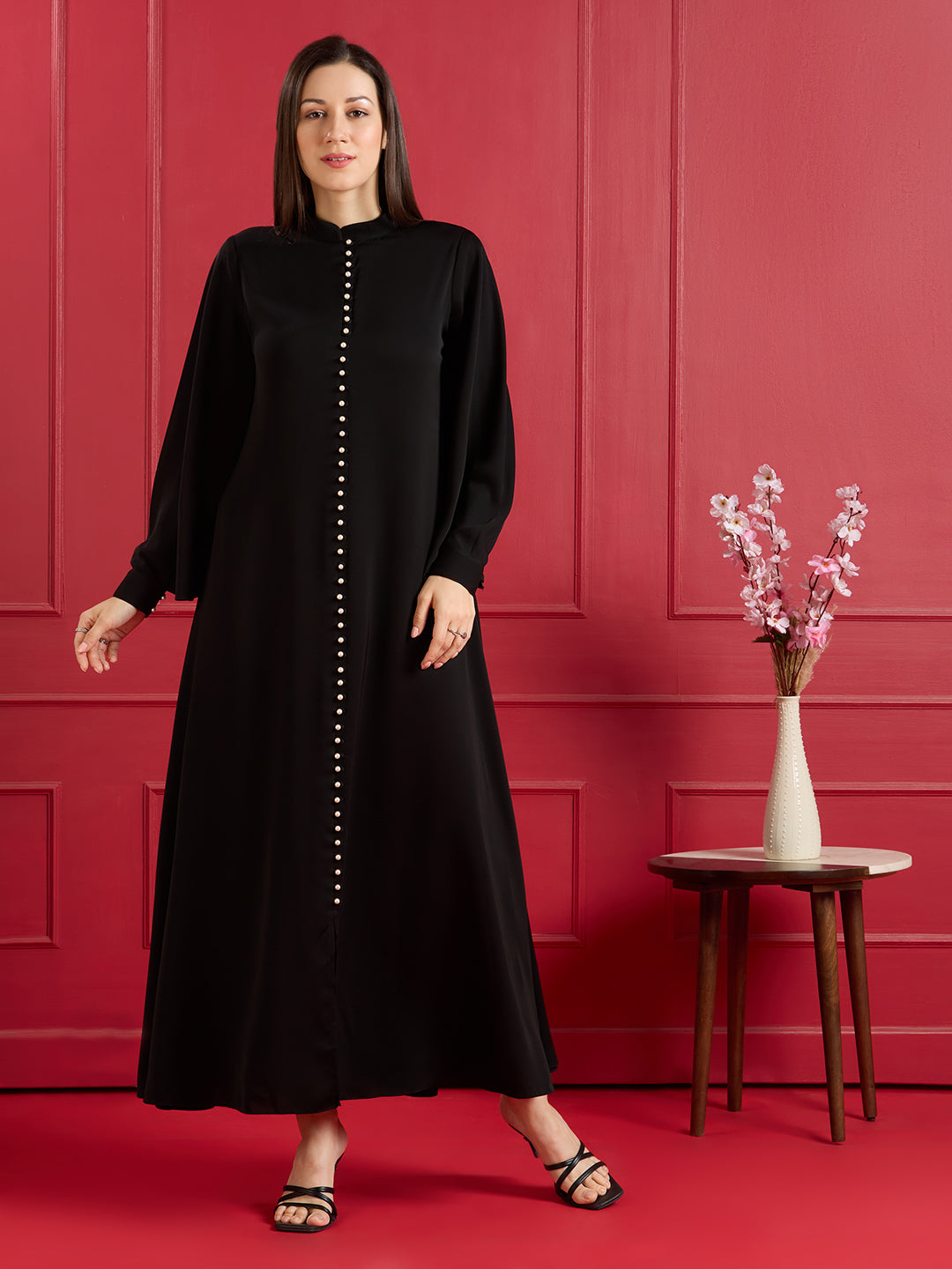 Nora pearl abaya - black