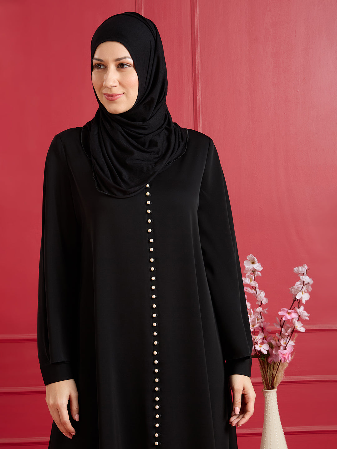 Nora pearl abaya - black